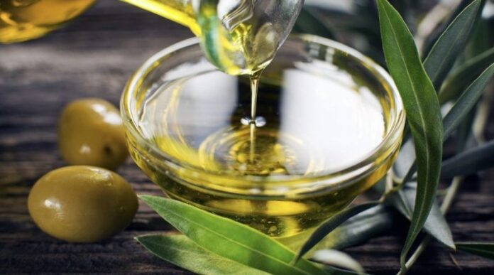 33-εξαιρετικά-παρθένα-ελαιόλαδα-παρουσιάζονται-στη-Μεγάλη-Λέσχη 33-εξαιρετικά-παρθένα-ελαιόλαδα-παρουσιάζονται-στη-Μεγάλη-Λέσχη