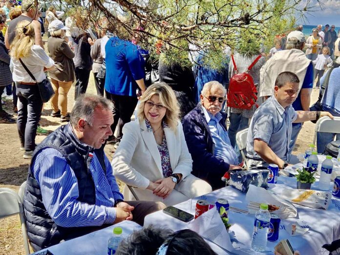 Μαίρη-Χατζηκωνσταντίνου:-Πρωτομαγιά-με-φίλους-στο-Δασύλλιο-του-Πρίνου-Θάσου Μαίρη-Χατζηκωνσταντίνου:-Πρωτομαγιά-με-φίλους-στο-Δασύλλιο-του-Πρίνου-Θάσου