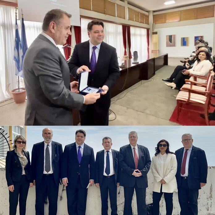 Αναγόρευση-του-Υπουργού-Εθνικής-Άμυνας-Ν.Παναγιωτόπουλου-ως-επίτιμου-μέλους-του-Διεθνούς-Επιμελητήριου-Μηχανικών-Πετρελαίου-(spe)