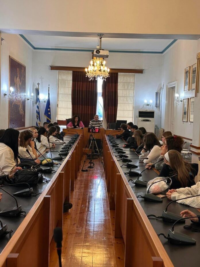 Επίσκεψη-στο-Δημαρχείο-Καβάλας-μαθητών-και-καθηγητών-από-τη-Νυρεμβέργη Επίσκεψη-στο-Δημαρχείο-Καβάλας-μαθητών-και-καθηγητών-από-τη-Νυρεμβέργη