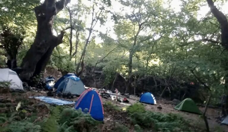 Σαμοθράκη:-Τουριστικό-άνοιγμα-σε-Τουρκία,-«φρένο»-στους-ελεύθερους-κατασκηνωτές
