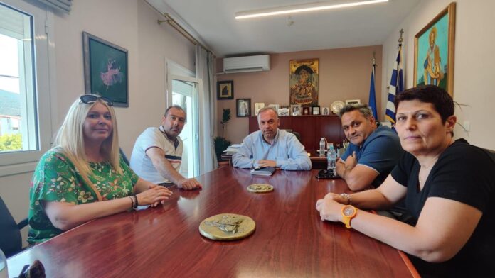 Συνάντηση-του-Δημάρχου-Θάσου-με-το-Σωματείο-Εργαζομένων-του-6ου-ΕΚΑΒ-Καβάλας