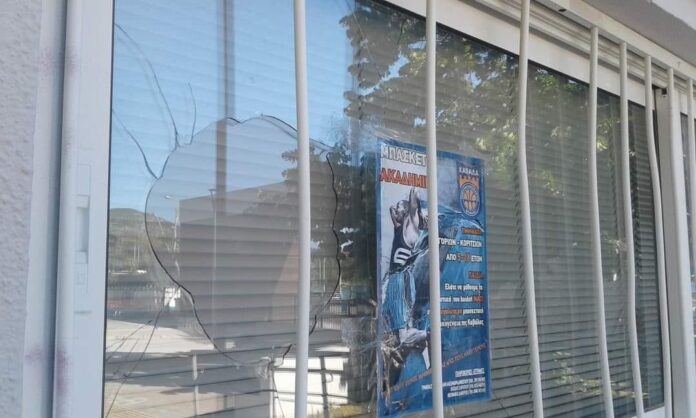 Άγνωστοι-προκάλεσαν-ζημιές-στα-γραφεία-της-Ένωσης-Καλαθοσφαίρισης-Καβάλας Άγνωστοι-προκάλεσαν-ζημιές-στα-γραφεία-της-Ένωσης-Καλαθοσφαίρισης-Καβάλας