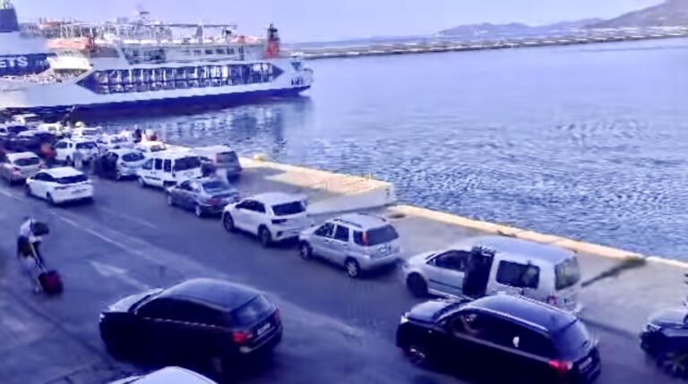 Οι-καλοκαιρινές-διακοπές-ξεκίνησαν-Αυξημένη-η-κίνηση-στο-λιμάνι-της-Καβάλας