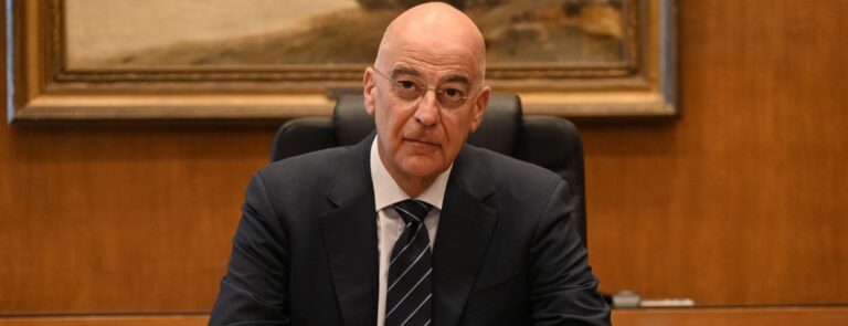 Δένδιας-για-φωτιά-στη-Νέα-Αγχίαλο:-Κατεπείγουσα-ΕΔΕ-για-τις-εκρήξεις-στην-111-ΠΜ-–-«Εάν-υπάρχουν-ευθύνες,-θα-αποδοθούν»