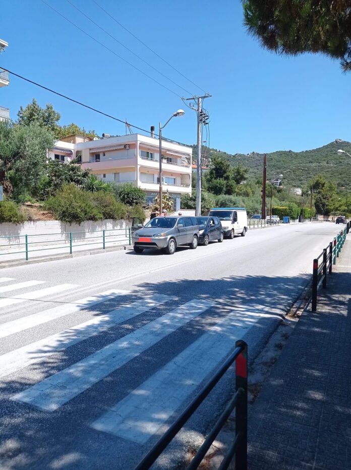 Καραμπόλα-τριών-αυτοκινήτων-στο-Παληό