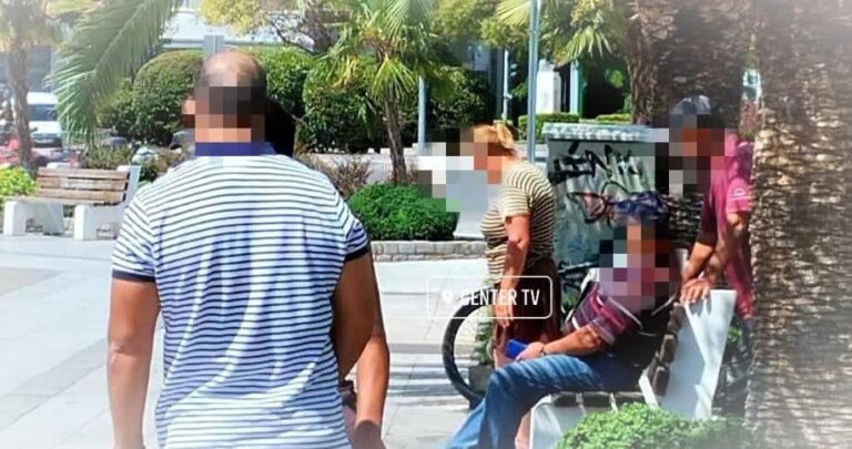 Γυναίκα-με-ποδήλατο-έπεσε-μέσα-στο-λιμάνι-της-Καβάλας