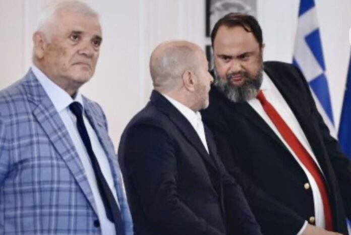 Βαγγέλης-Μαρινάκης:-Οι-θέσεις,-τα-«βέλη»-και-οι-προτάσεις-του-ισχυρού-άνδρα-του-Ολυμπιακού-για-την-καταπολέμηση-της-βίας-και-τον-εκσυγχρονισμό-του-ποδοσφαίρου