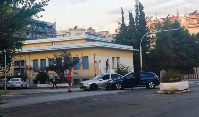 Ακόμη-ένα-τροχαίο-στο-κέντρο-της-Καβάλας