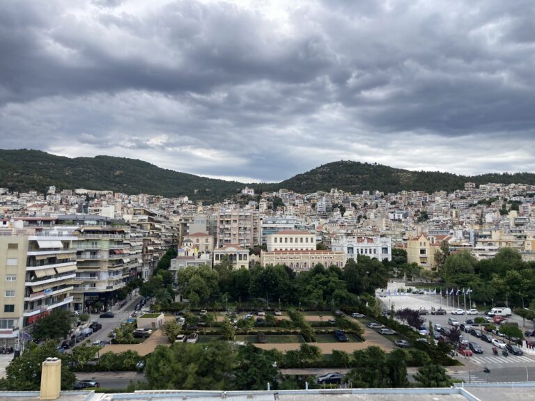 Ο-ΜΑΚΗΣ-ΠΑΠΑΔΟΠΟΥΛΟΣ-ΠΡΟΤΕΙΝΕΙ:-“Πράσινο”-υπόγειο-και-υπέργειο-πάρκινγκ-στη-Ροδόπη