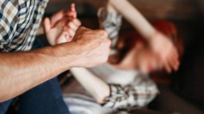 Σε-διαθεσιμότητα-ο-υπαρχιφύλακας-από-την-Καβάλα-που-βίαζε-και-εξέδιδε-34χρονη-από-το-Καμερούν Σε-διαθεσιμότητα-ο-υπαρχιφύλακας-από-την-Καβάλα-που-βίαζε-και-εξέδιδε-34χρονη-από-το-Καμερούν