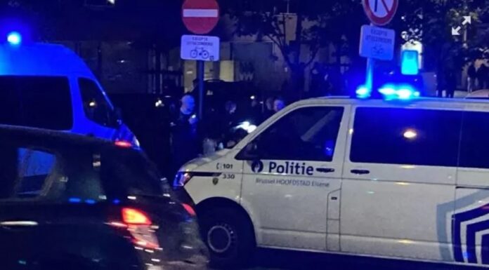 Σοκ-στις-Βρυξέλλες:-Δύο-νεκροί-έπειτα-από-ένοπλη-επίθεση-–-«Ο-Αλλάχ-είναι-μεγάλος»-φώναξε-ο-δράστης Σοκ-στις-Βρυξέλλες:-Δύο-νεκροί-έπειτα-από-ένοπλη-επίθεση-–-«Ο-Αλλάχ-είναι-μεγάλος»-φώναξε-ο-δράστης