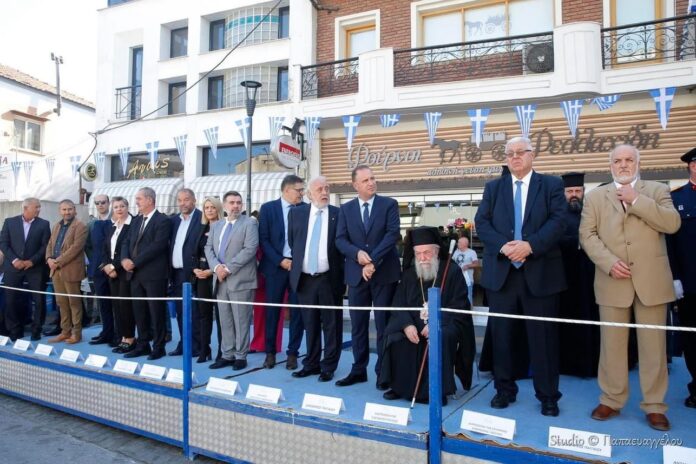 Με-λαμπρότητα-η-παρέλαση-στο-Δήμο-Παγγαίου Με-λαμπρότητα-η-παρέλαση-στο-Δήμο-Παγγαίου