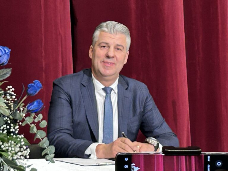 Ορκίστηκε-νέος-Περιφερειάρχης-ΑΜΘ-ο-Χριστόδουλος-Τοψίδης-Φωτογραφίες