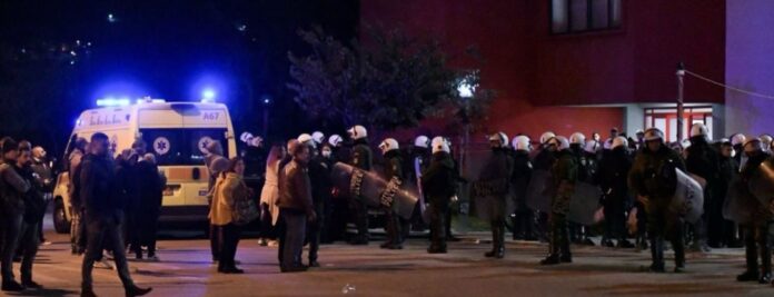Επεισόδια-στου-Ρέντη:-Πέθανε-ο-31χρονος-αστυνομικός-που-χτυπήθηκε-από-φωτοβολίδα-–-Όλο-το-χρονικό-του-δύσκολου-αγώνα-του-στη-ΜΕΘ Επεισόδια-στου-Ρέντη:-Πέθανε-ο-31χρονος-αστυνομικός-που-χτυπήθηκε-από-φωτοβολίδα-–-Όλο-το-χρονικό-του-δύσκολου-αγώνα-του-στη-ΜΕΘ