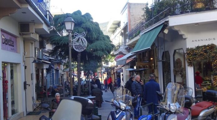 Ικανοποιητική-η-εμπορική-κίνηση-στην-αγορά-της-Καβάλας-την-περίοδο-των-εορτών