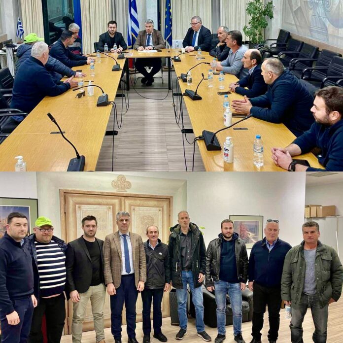 Συνάντηση-Περιφερειάρχη-με-αντιπροσωπεία-της-συντονιστικής-επιτροπής-Αγροτικών-και-Κτηνοτροφικών-Συλλόγων-Περιφέρειας-ΑΜΘ Συνάντηση-Περιφερειάρχη-με-αντιπροσωπεία-της-συντονιστικής-επιτροπής-Αγροτικών-και-Κτηνοτροφικών-Συλλόγων-Περιφέρειας-ΑΜΘ