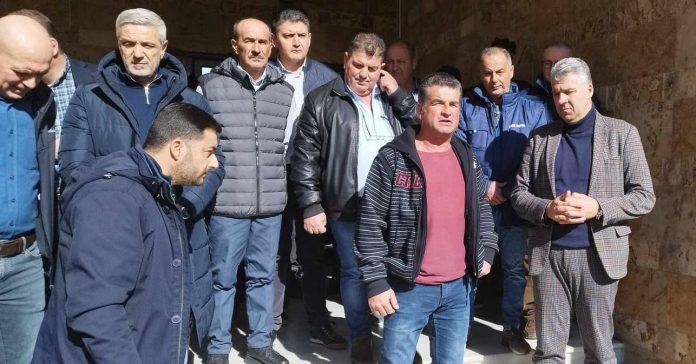 Συνάντηση-με-αγρότες-και-κτηνοτρόφους-από-όλη-την-Περιφέρεια-Ανατολικής-Μακεδονίας-και-Θράκης,-είχε-ο-Περιφερειάρχης-Χριστόδουλος-Τοψίδης Συνάντηση-με-αγρότες-και-κτηνοτρόφους-από-όλη-την-Περιφέρεια-Ανατολικής-Μακεδονίας-και-Θράκης,-είχε-ο-Περιφερειάρχης-Χριστόδουλος-Τοψίδης