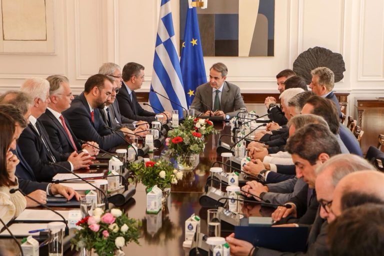 Στη-συνάντηση-που-προκάλεσε-ο-Πρωθυπουργός-με-τους-13-Περιφερειάρχες-συμμετείχε-ο-Περιφερειάρχης-ΑΜΘ-Χριστόδουλος-Τοψίδης