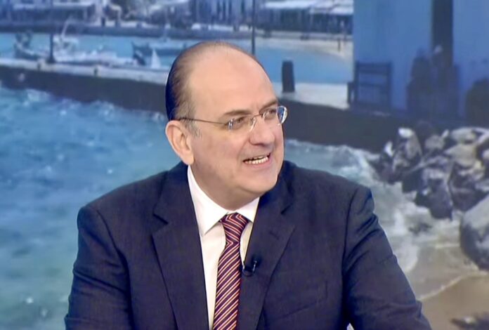 Τα-έξι-ερωτήματα-του-Μακάριου-Λαζαρίδη-προς-τον-Στ.-Κασσελάκη