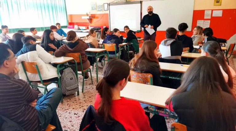 Εκπαιδευτική-ενημέρωση-για-την-υγιεινή-διατροφή-στους-μαθητές-του-4ου-γυμνασίου-Καβάλας