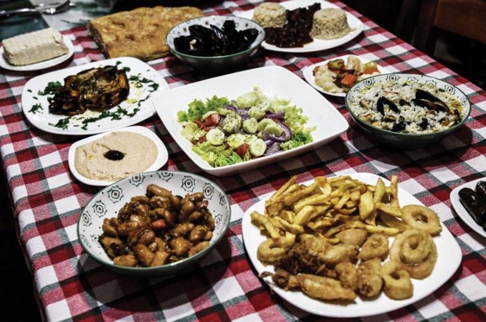 Καλάθι-της-Σαρακοστής:-Τι-δείχνει-η-σύγκριση-τιμών-σε-δύο-σούπερ-μάρκετ-–-Το-κόστος-για-τη-λαγάνα