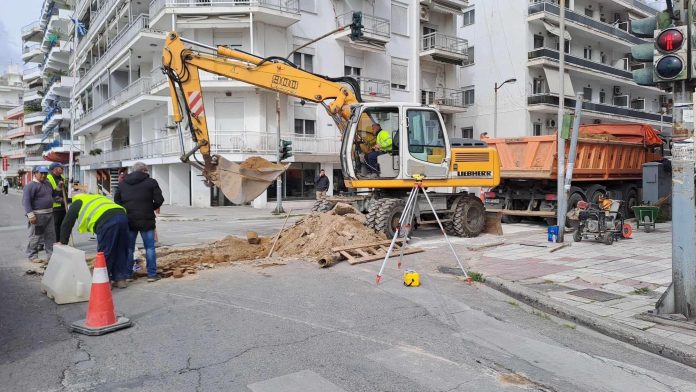 Κυκλοφοριακές-ρυθμίσεις-στη-συμβολή-των-οδών-Χρυσοστόμου-Σμύρνης-&-Βουλγαροκτόνου-λόγω-ΔΕΥΑΚ