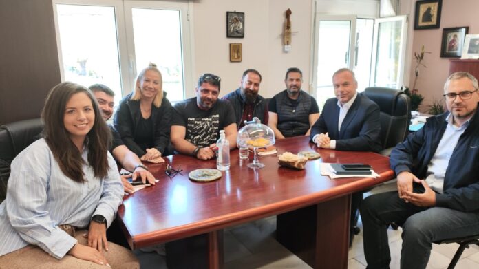 Συνάντηση-του-Δημάρχου-Θάσου-με-το-ΔΣ-του-Πανθασιακού-Συλλόγου-Επαγγελματιών Συνάντηση-του-Δημάρχου-Θάσου-με-το-ΔΣ-του-Πανθασιακού-Συλλόγου-Επαγγελματιών