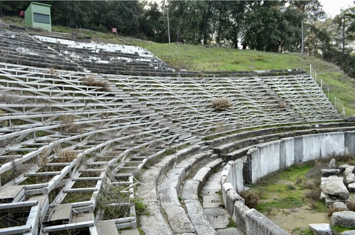 Ανοίγει-το-αρχαίο-θέατρο-της-Θάσου-για-το-κοινό