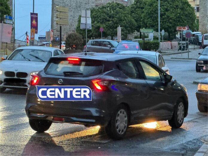 Αυτοκίνητο-μπήκε-αντίθετα-στην-Ομόνοια-στην-Καβάλα Αυτοκίνητο-μπήκε-αντίθετα-στην-Ομόνοια-στην-Καβάλα