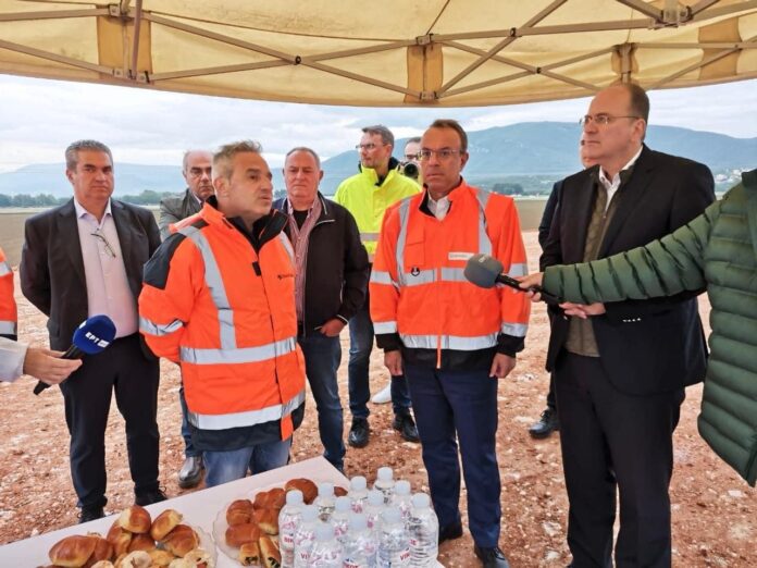 Στο-εργοτάξιο-του-τμήματος-Καβάλα-Δράμα-ο-Υπουργός-Μεταφορών-Χ.Σταικούρας Στο-εργοτάξιο-του-τμήματος-Καβάλα-Δράμα-ο-Υπουργός-Μεταφορών-Χ.Σταικούρας