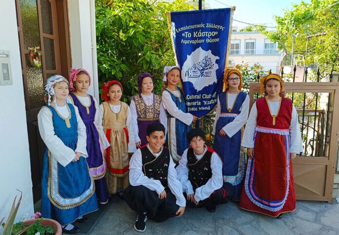 «Για-βρέξ-Απρίλη-μ’»-έγινε-και-φέτος-Η-Αναβίωση-εθίμου-από-τον-Πολιτιστικό-Σύλλογο-Λιμεναρίων-“Το-Κάστρο”-όπως-τα-τελευταία-47-έτη «Για-βρέξ-Απρίλη-μ’»-έγινε-και-φέτος-Η-Αναβίωση-εθίμου-από-τον-Πολιτιστικό-Σύλλογο-Λιμεναρίων-“Το-Κάστρο”-όπως-τα-τελευταία-47-έτη