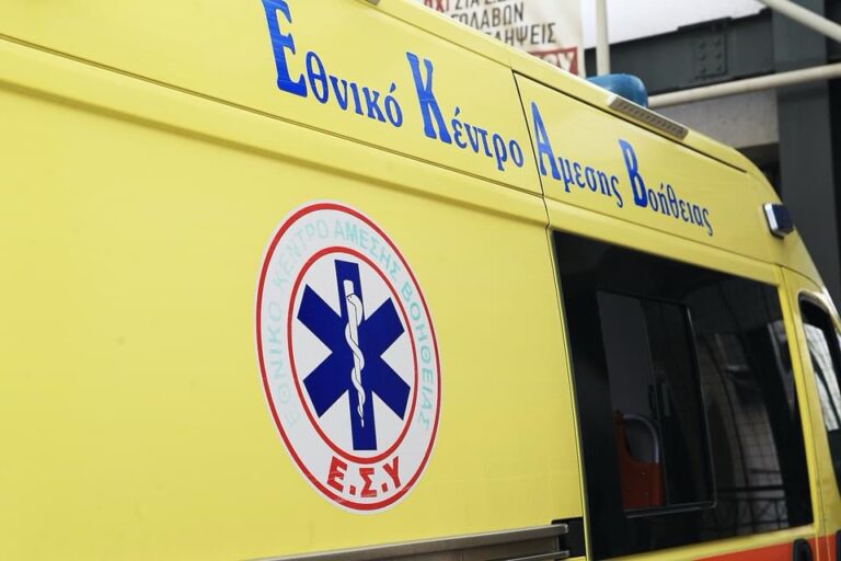 Μετακίνηση-πληρωμάτων-ασθενοφόρων-στην-Παραλία-Οφρυνίου