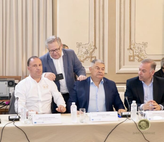 Θόδωρος-Μαρκόπουλος:-Το-ΠΕΠ-είναι-το-ισχυρότερο-εργαλείο-ανάπτυξης-όλης-της-περιοχής-και-οι-πολίτες-θα-πρέπει-να-νοιώσουν-οικειότητα-και-να-κατανοήσουν-τις-διεργασίες-της-ΕΕ. Θόδωρος-Μαρκόπουλος:-Το-ΠΕΠ-είναι-το-ισχυρότερο-εργαλείο-ανάπτυξης-όλης-της-περιοχής-και-οι-πολίτες-θα-πρέπει-να-νοιώσουν-οικειότητα-και-να-κατανοήσουν-τις-διεργασίες-της-ΕΕ.