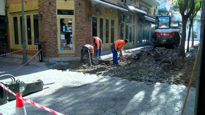 Μάκης-Παπαδόπουλος:-Η-διοίκηση-του-Δήμου-Καβάλας-δίνει-“το-οριστικό-χτύπημα”-στους-επαγγελματίες-του-Αγ.-Νικολάου