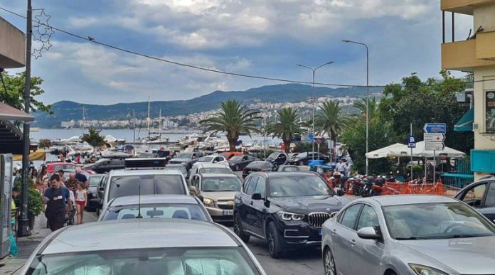 Κυκλοφοριακό-αδιέξοδο-στο-κέντρο-της-Καβάλας Κυκλοφοριακό-αδιέξοδο-στο-κέντρο-της-Καβάλας