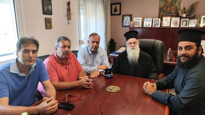 Επίσκεψη-του-Επισκόπου-Θεσπιών-κ.-Παύλου-στον-Δήμαρχο-Θάσου Επίσκεψη-του-Επισκόπου-Θεσπιών-κ.-Παύλου-στον-Δήμαρχο-Θάσου