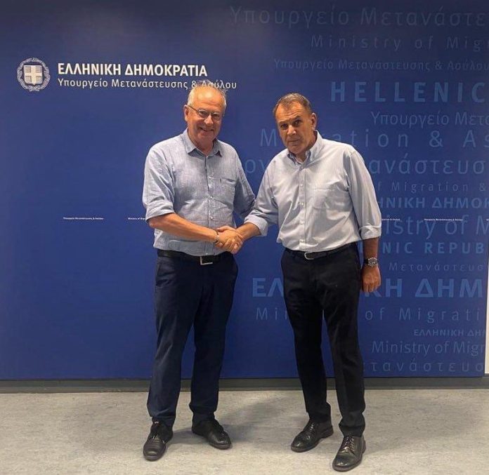 Συνάντηση-εργασίας-του-ΥΜΑ-Νίκου-Παναγιωτόπουλου-με-τον-Δήμαρχο-Καβάλας-Θεόδωρο-Μουριάδη