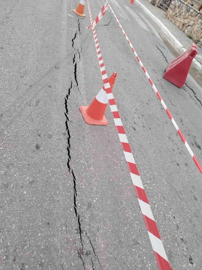 Καθίζηση-στον-κεντρικό-δρόμο-του-Ποδοχωρίου-Παγγαίου