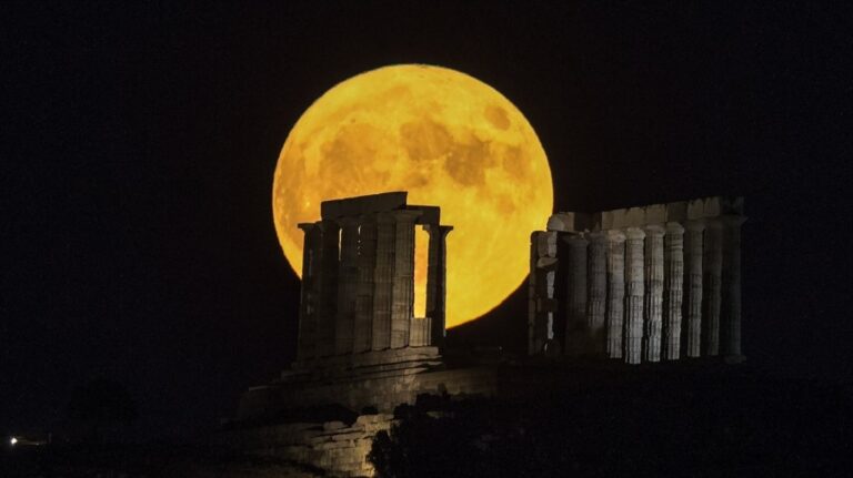 Απόψε-η-αυγουστιάτικη-Πανσέληνος:-Γιατί-ονομάζεται-«Φεγγάρι-του-Οξύρρυγχου»-–-Όλες-οι-εκδηλώσεις