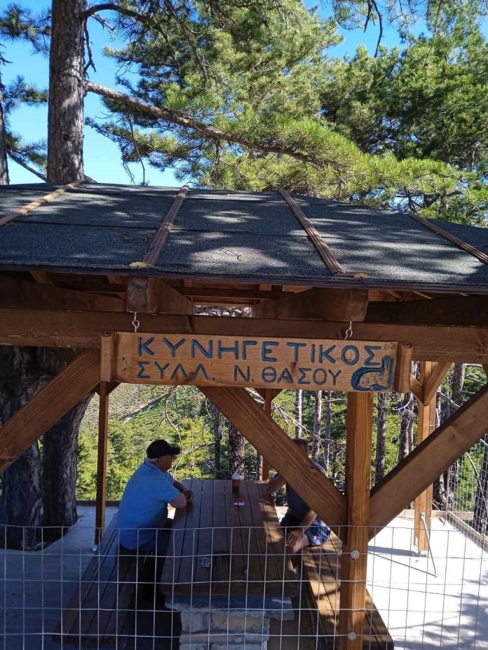 Ολοκληρώθηκε-η-κατασκευή-για-το-κιόσκι-στην-περιοχή-Σπαθί-από-τον-Κυνηγετικό-Σύλλογο-Θάσου