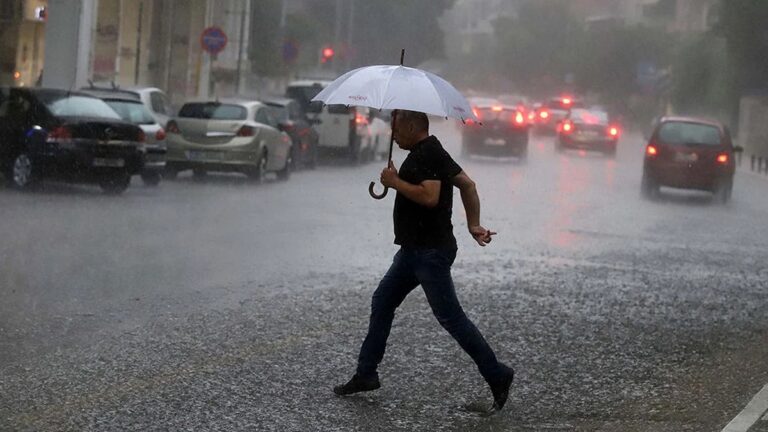 Καιρός:-Έρχεται-δύσκολο-τριήμερο-με-βροχές-και-καταιγίδες-–-Κίνδυνος-πλημμυρικών-φαινομένων-λόγω-της-«Ψυχρής-Λίμνης»