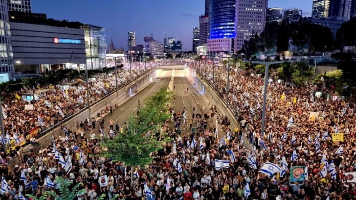 Χάσμα-στο-Ισραήλ:-Διαδηλώσεις-κατά-Νετανιάχου-για-τον-θάνατο-των-ομήρων-–-Έντονες-πιέσεις-για-την-πολιτική-του-στη-Γάζα Χάσμα-στο-Ισραήλ:-Διαδηλώσεις-κατά-Νετανιάχου-για-τον-θάνατο-των-ομήρων-–-Έντονες-πιέσεις-για-την-πολιτική-του-στη-Γάζα