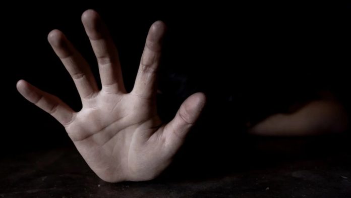 Σοκ-στην-Αλεξανδρούπολη:-Έσπασε-το-χέρι-της-συντρόφου-του-και-έβαλε-φωτιά-στον-καναπέ Σοκ-στην-Αλεξανδρούπολη:-Έσπασε-το-χέρι-της-συντρόφου-του-και-έβαλε-φωτιά-στον-καναπέ