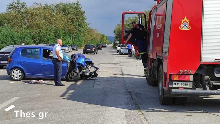 Τροχαίο-στην-ΠΕΟ-Θεσσαλονίκης-Καβάλας-–-Δύο-οχήματα-συγκρούστηκαν-μετωπικά