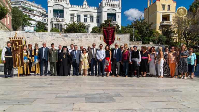 Επιμνημόσυνη-δέηση-και-κατάθεση-στεφάνων-στο-Ηρώο-της-πόλης,-στη-μνήμη-των-θυμάτων-της-Μικρασιατικής-Καταστροφής