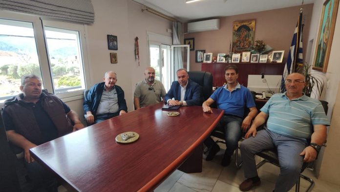 Επίσκεψη-του-Διευθυντή-της-ΔΕΔΔΗΕ-Α.Ε-Περιοχής-Καβάλας-στον-Δήμαρχο-Θάσου