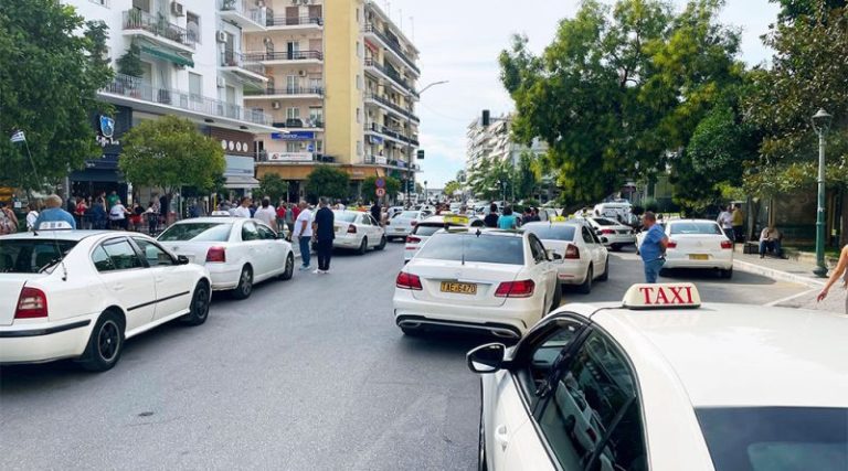 Γεράσιμος-Τερλάκης:-Με-άκομψο-τρόπο-έγινε-η-μεταφορά-της-πιάτσας-ταξί-στον-ΟΤΕ-λόγω-εκκίνησης-των-εργασιών-στο-νότιο-μέρος-της-πλατείας-Καπνεργάτη
