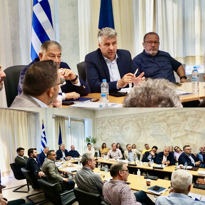 Ευρεία-σύσκεψη-με-Δημάρχους,-Αντιδημάρχους-και-υπηρεσιακά-στελέχη-από-όλη-την-Περιφέρεια-ΑΜΘ-είχε-στην-Κομοτηνή,-ο-Περιφερειάρχης-Χριστόδουλος-Τοψίδης Ευρεία-σύσκεψη-με-Δημάρχους,-Αντιδημάρχους-και-υπηρεσιακά-στελέχη-από-όλη-την-Περιφέρεια-ΑΜΘ-είχε-στην-Κομοτηνή,-ο-Περιφερειάρχης-Χριστόδουλος-Τοψίδης