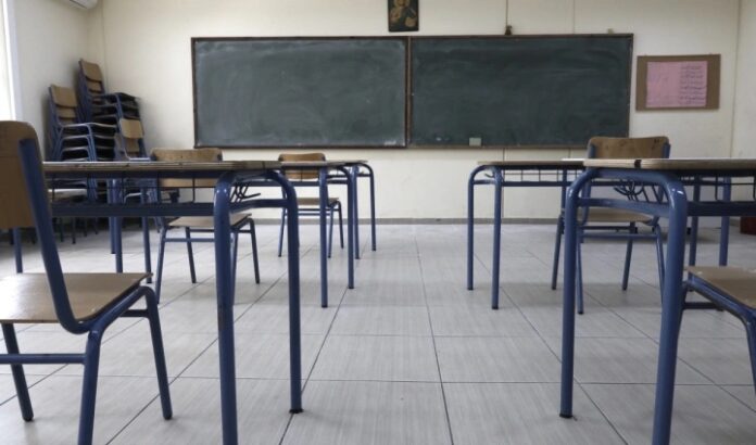 Λαύριο:-Άγριο-επεισόδιο-μαθητών-με-μαχαιρώματα-έξω-από-ΕΠΑΛ-–-Δύο-ελαφρά-τραυματίες